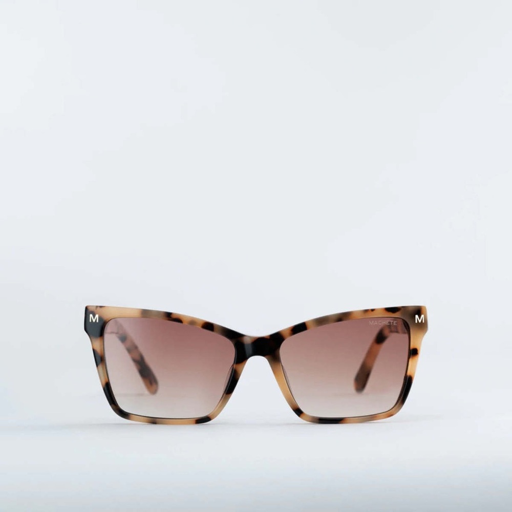 machete sally blonde tortoise sunglasses - square cat eye euc